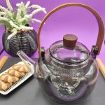قوری پیرکس دودی دسته چوبی