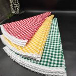 رومیزی پارچه ای چهارخونه گرد 1